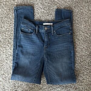Levi Shaping Skinny Blue Jeans Size 26